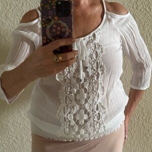 BCX White Lace Cold Shoulder Top, L-XL🦋